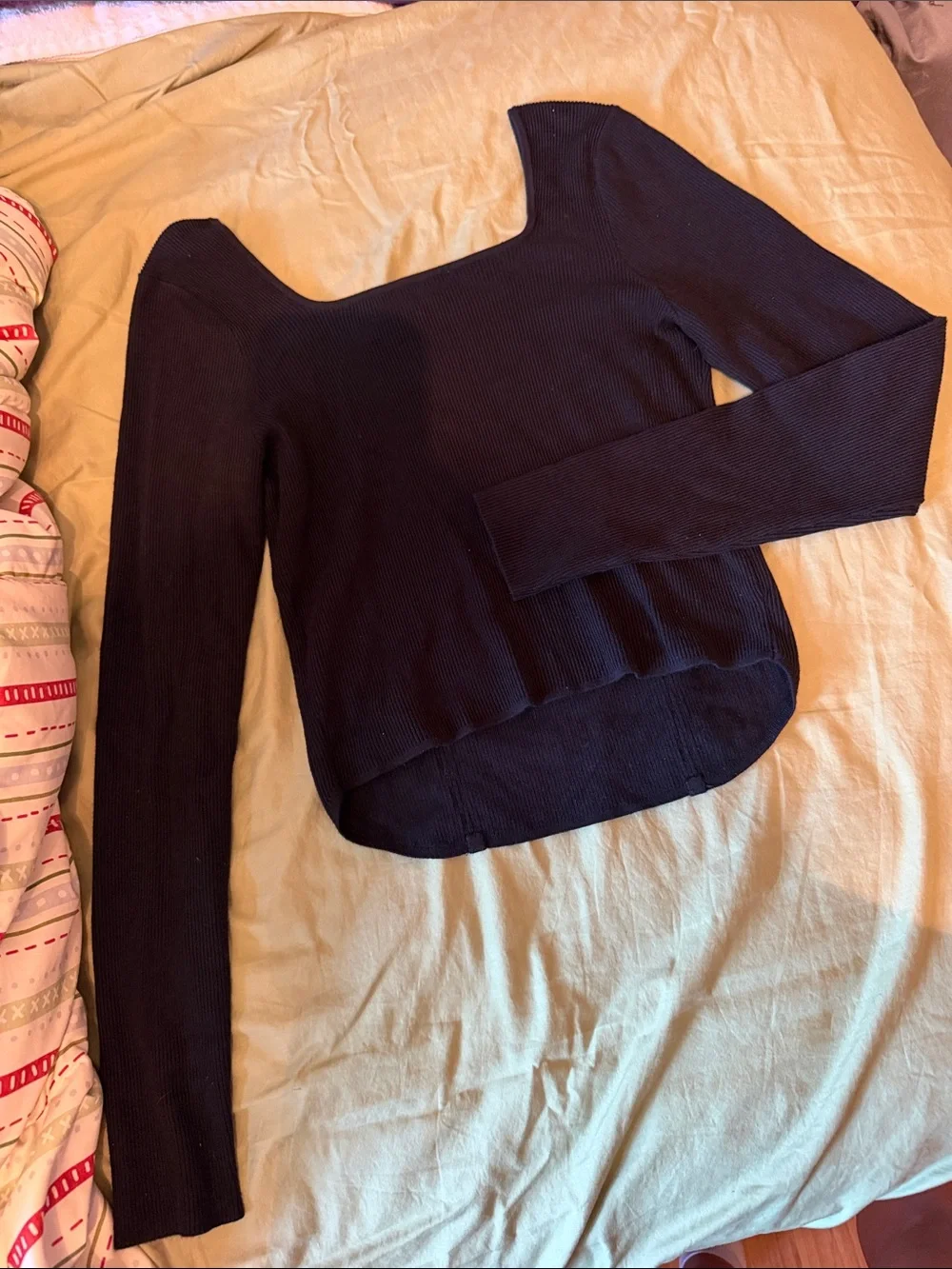 bar III Black Ribbed Scoop-Neck Long-Sleeve Crop Top